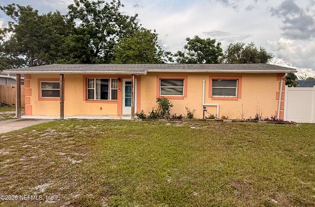 880 EMERALD Drive, Mount Dora, FL 32757