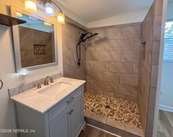 880 EMERALD Drive, Mount Dora, FL 32757