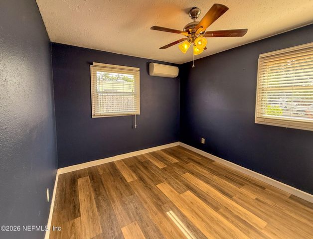 880 EMERALD Drive, Mount Dora, FL 32757