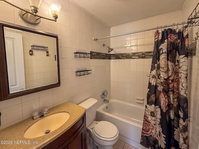 880 EMERALD Drive, Mount Dora, FL 32757