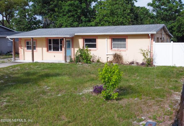 880 EMERALD Drive, Mount Dora, FL 32757