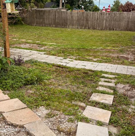 880 EMERALD Drive, Mount Dora, FL 32757