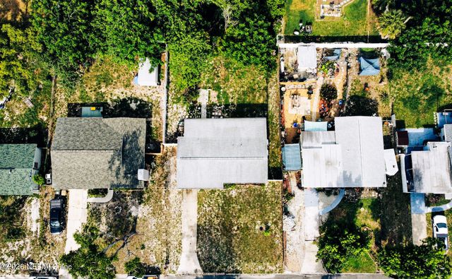 880 EMERALD Drive, Mount Dora, FL 32757
