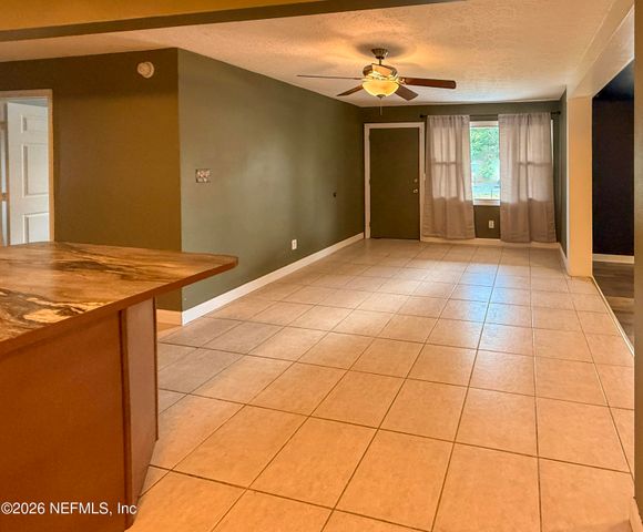 880 EMERALD Drive, Mount Dora, FL 32757