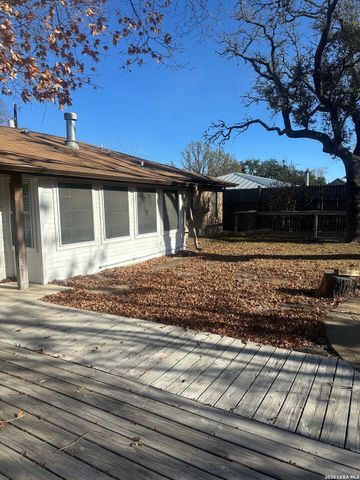 2021 Lime Creek, Kerrville, TX 78028