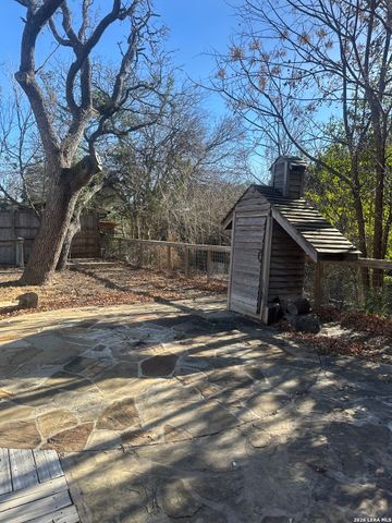 2021 Lime Creek, Kerrville, TX 78028