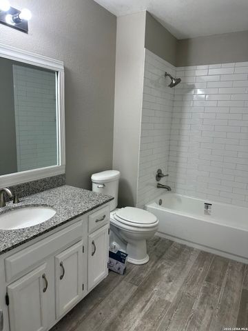 2021 Lime Creek, Kerrville, TX 78028