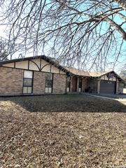 2021 Lime Creek, Kerrville, TX 78028