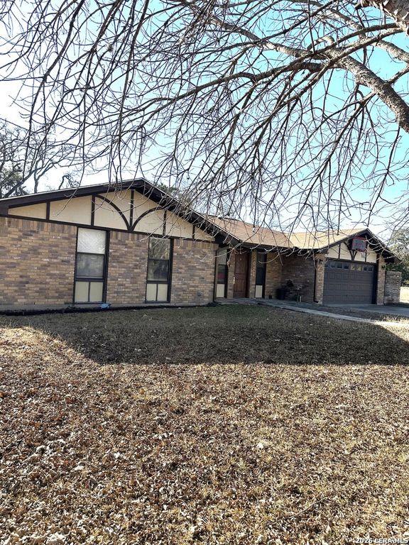 2021 Lime Creek, Kerrville, TX 78028