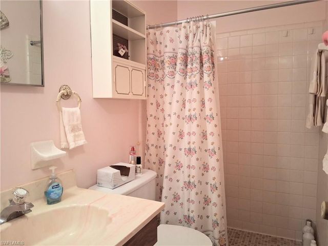 2 Tangelo CT, Lehigh Acres, FL 33936