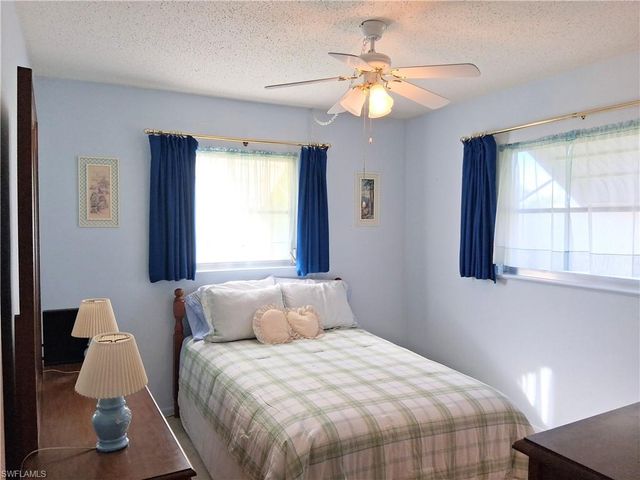 2 Tangelo CT, Lehigh Acres, FL 33936