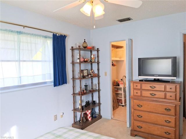 2 Tangelo CT, Lehigh Acres, FL 33936