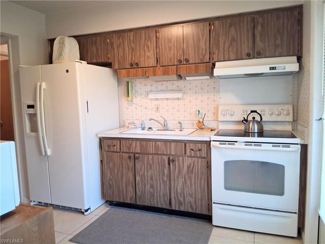 2 Tangelo CT, Lehigh Acres, FL 33936