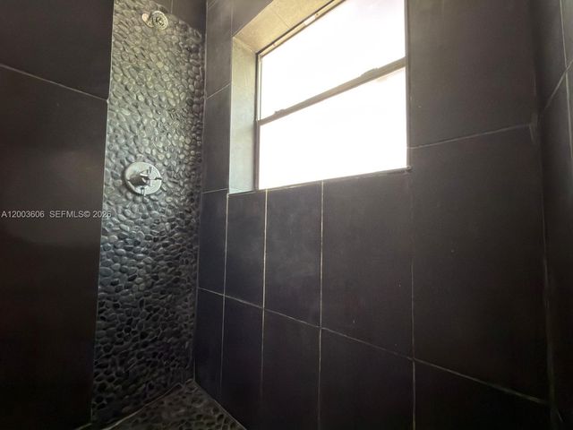 1325 NW 11th Ct, Fort Lauderdale, FL 33311