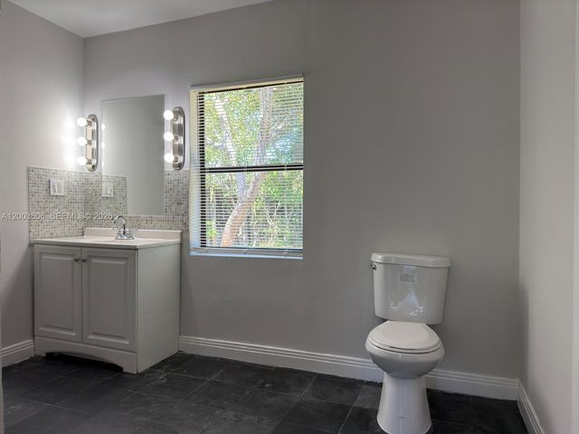 1325 NW 11th Ct, Fort Lauderdale, FL 33311