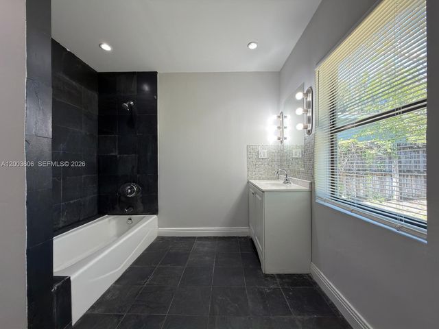 1325 NW 11th Ct, Fort Lauderdale, FL 33311