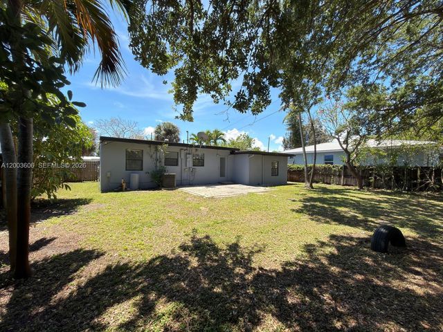 1325 NW 11th Ct, Fort Lauderdale, FL 33311