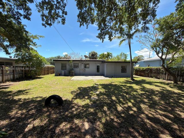 1325 NW 11th Ct, Fort Lauderdale, FL 33311