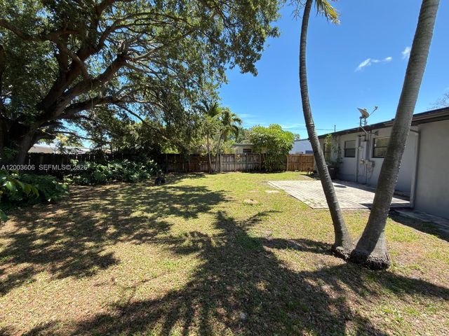 1325 NW 11th Ct, Fort Lauderdale, FL 33311