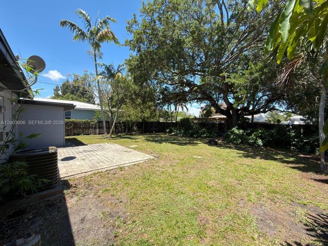 1325 NW 11th Ct, Fort Lauderdale, FL 33311