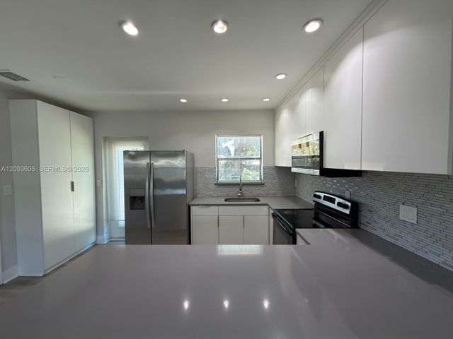 1325 NW 11th Ct, Fort Lauderdale, FL 33311