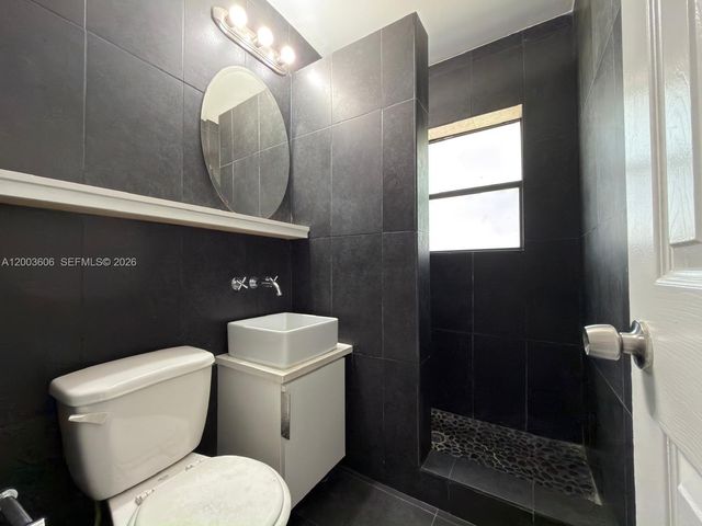 1325 NW 11th Ct, Fort Lauderdale, FL 33311