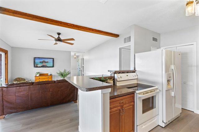 620 LAKE DRIVE, Oviedo, FL 32766