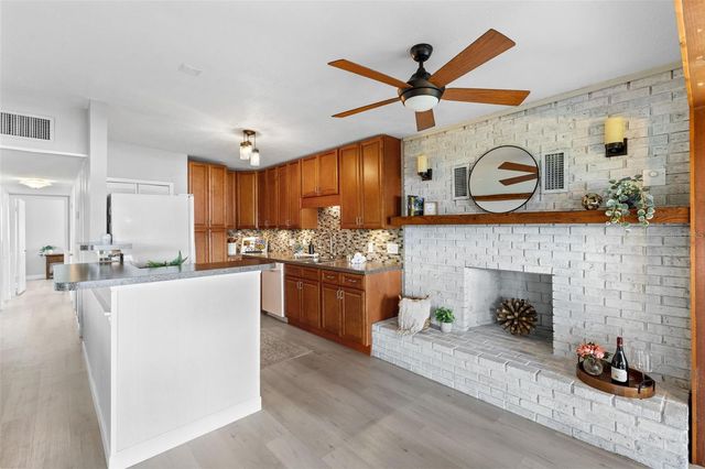 620 LAKE DRIVE, Oviedo, FL 32766