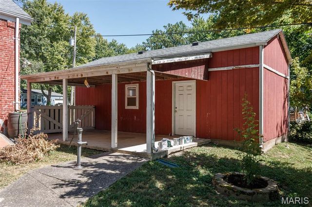 302 E Dee Street, Lebanon, IL 62254