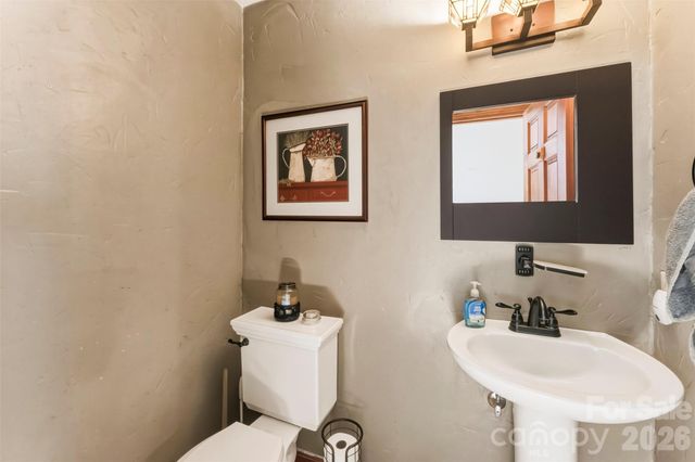 10 Thornwood Court, Clover, SC 29710