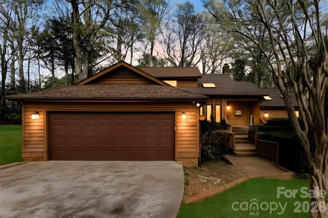 10 Thornwood Court, Clover, SC 29710