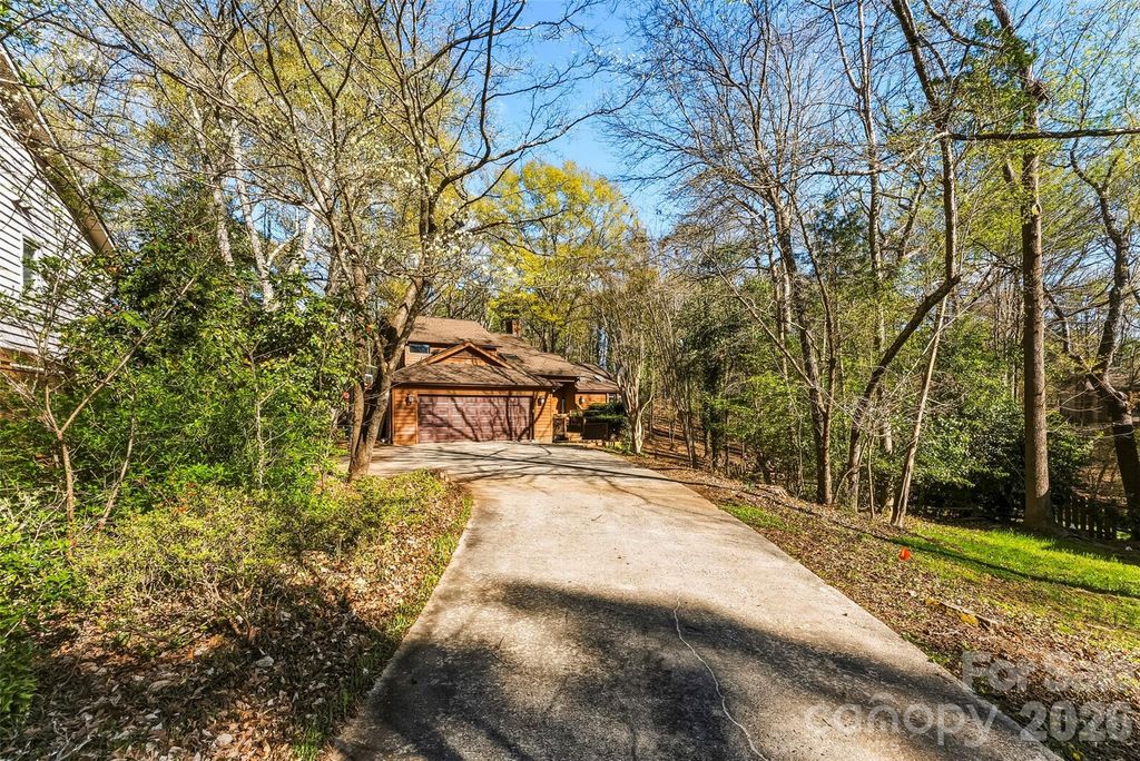 10 Thornwood Court, Clover, SC 29710