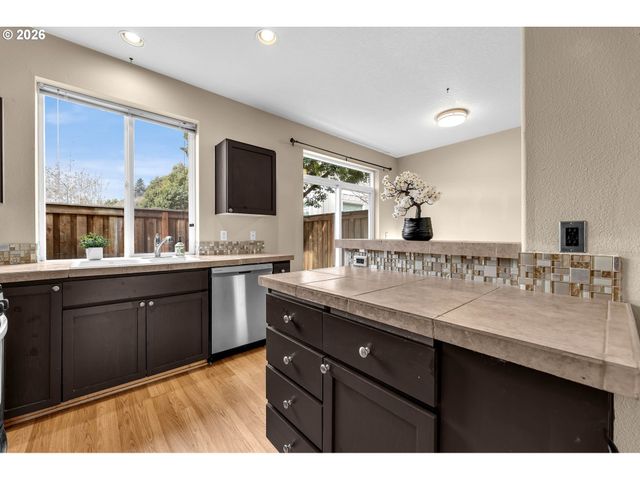 6429 Sw VINWOOD Ter, Beaverton, OR 97078