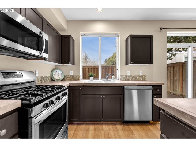 6429 Sw VINWOOD Ter, Beaverton, OR 97078