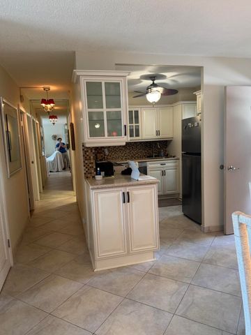 220 Kings Point Drive 210, Sunny Isles Beach, FL 33160