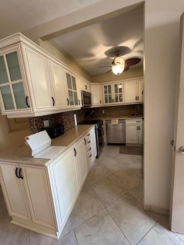 220 Kings Point Drive 210, Sunny Isles Beach, FL 33160