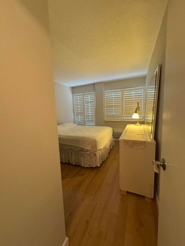 220 Kings Point Drive 210, Sunny Isles Beach, FL 33160