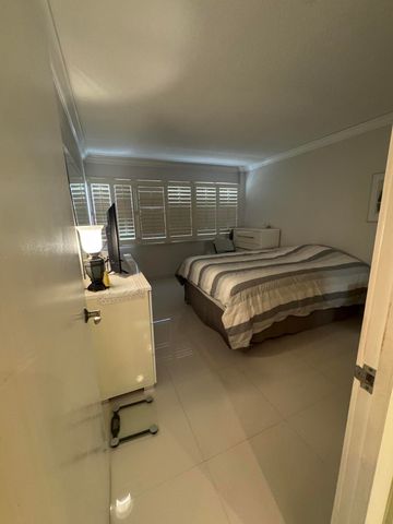 220 Kings Point Drive 210, Sunny Isles Beach, FL 33160