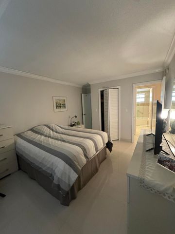 220 Kings Point Drive 210, Sunny Isles Beach, FL 33160