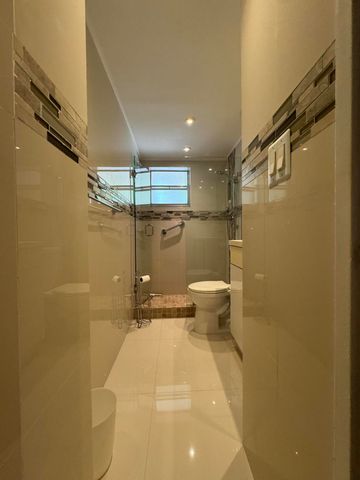 220 Kings Point Drive 210, Sunny Isles Beach, FL 33160