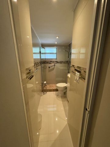 220 Kings Point Drive 210, Sunny Isles Beach, FL 33160