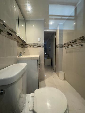 220 Kings Point Drive 210, Sunny Isles Beach, FL 33160