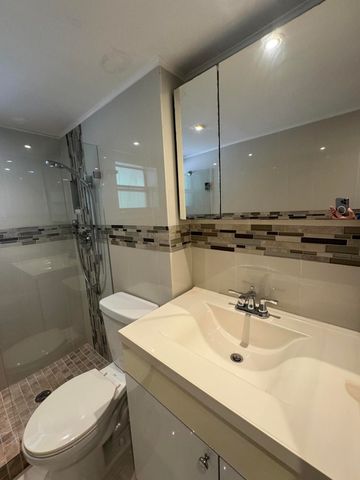 220 Kings Point Drive 210, Sunny Isles Beach, FL 33160