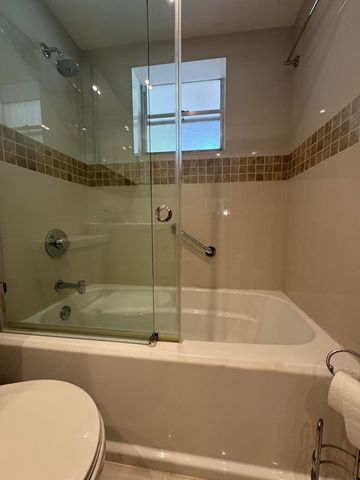 220 Kings Point Drive 210, Sunny Isles Beach, FL 33160