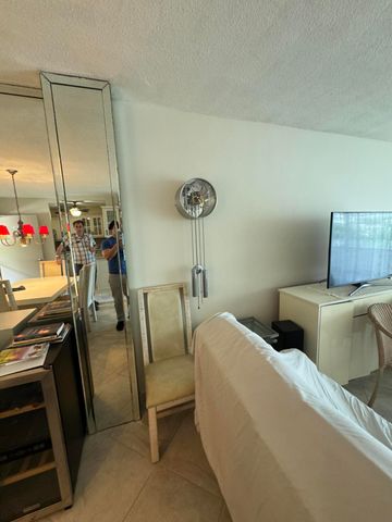 220 Kings Point Drive 210, Sunny Isles Beach, FL 33160