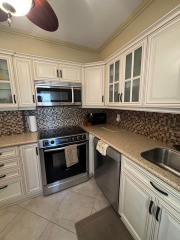 220 Kings Point Drive 210, Sunny Isles Beach, FL 33160