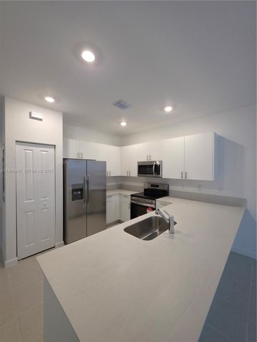 35687 SW 178th Pl, Homestead, FL 33034