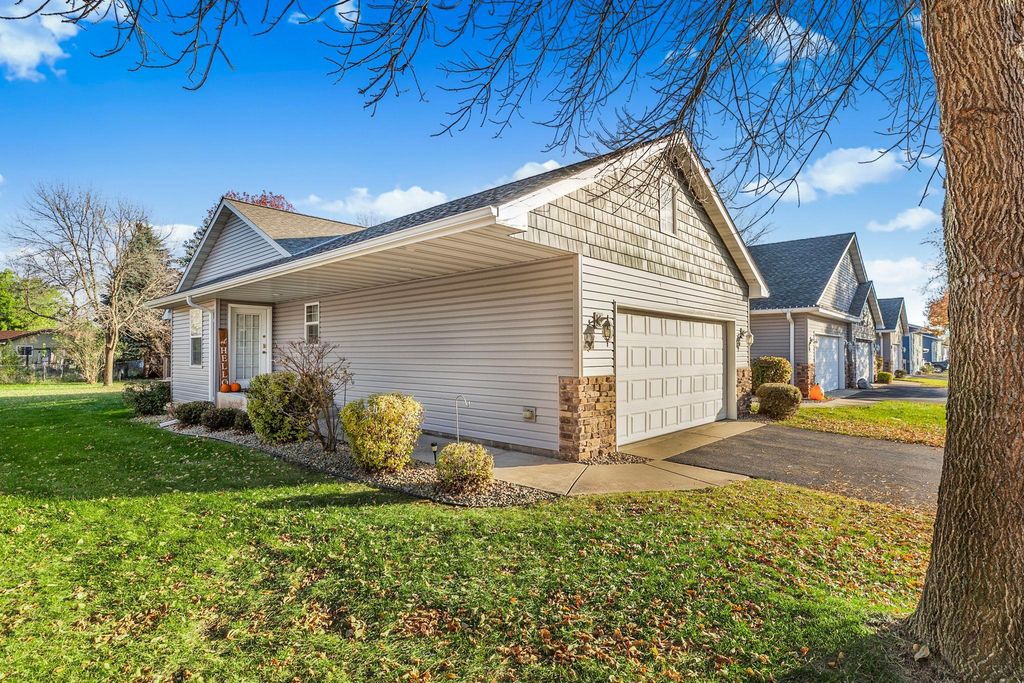 407 Prairie Road, Monticello, MN 55362