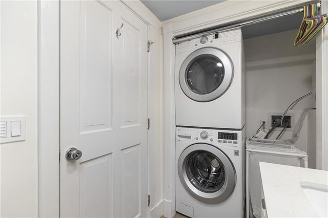 428 Gibbs Avenue 4, Newport, RI 02840