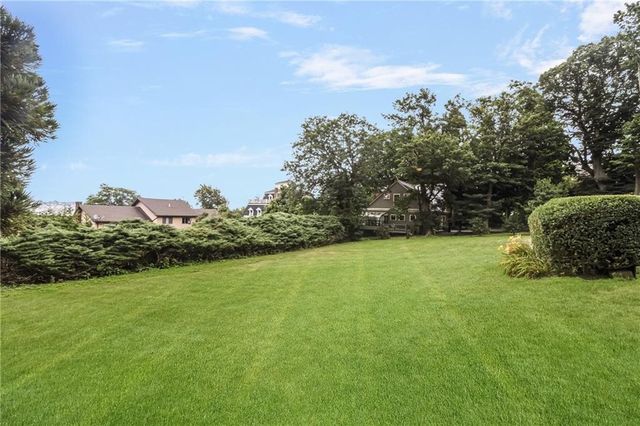 428 Gibbs Avenue 4, Newport, RI 02840